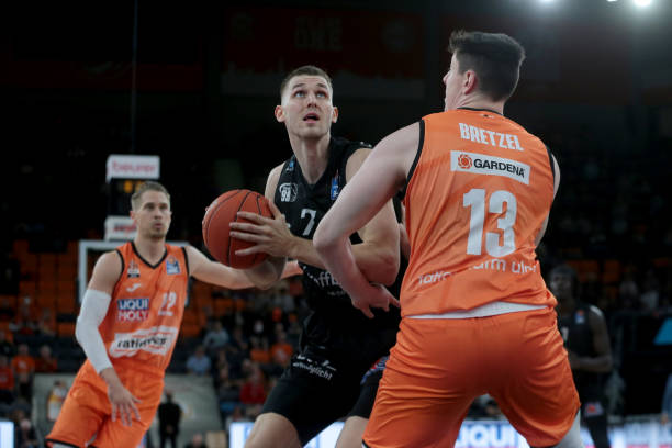 其在行业内 其在行业内